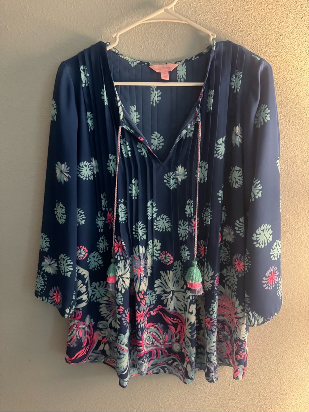 Blue Lilly Pulitzer M top Floral